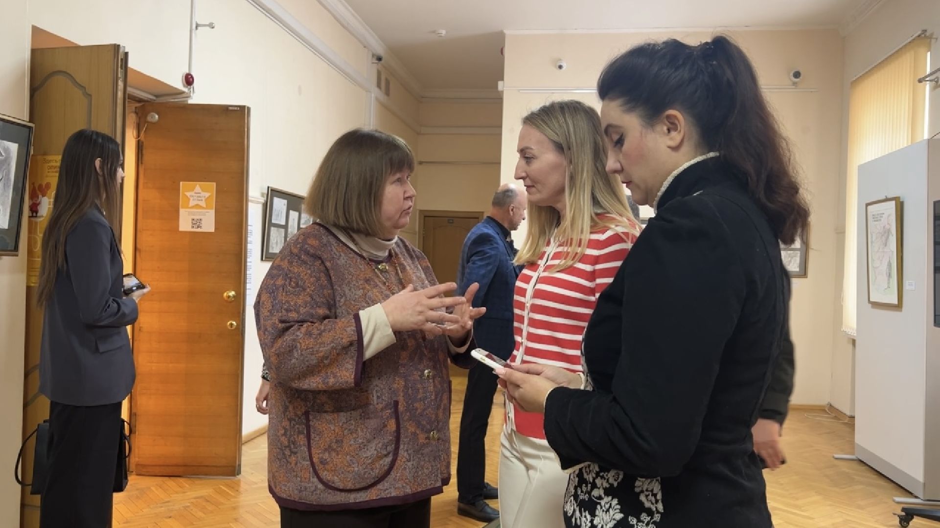 химки, культура, выставка, день защитника отечества, картинная галерея,