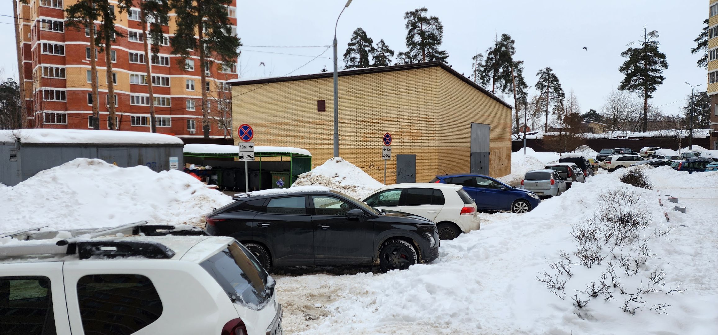 раменское, дороги, ограниченине парковки во дворах у еонтейнерной площадки, Десантная 17,