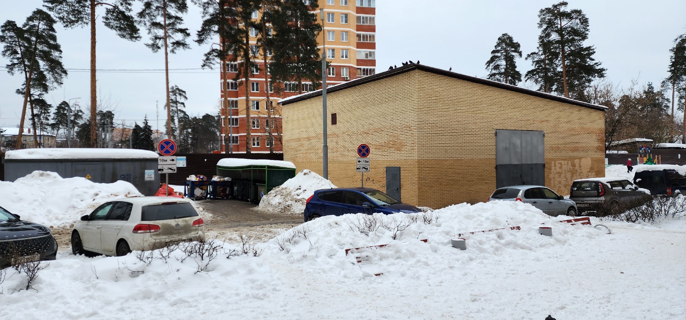 раменское, дороги, ограниченине парковки во дворах у еонтейнерной площадки, Десантная 17,
