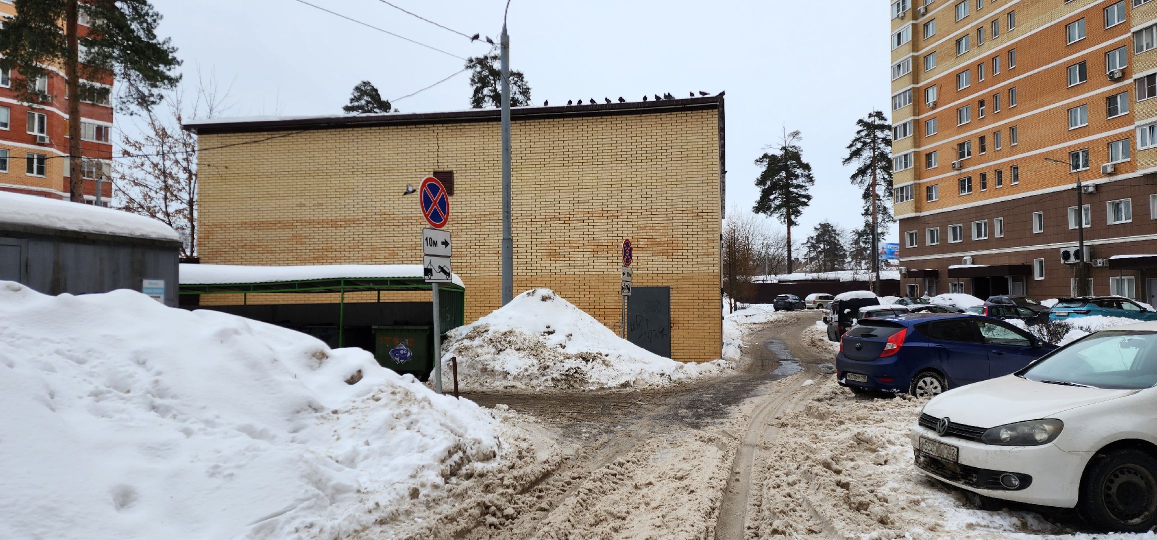 раменское, дороги, ограниченине парковки во дворах у еонтейнерной площадки, Десантная 17,