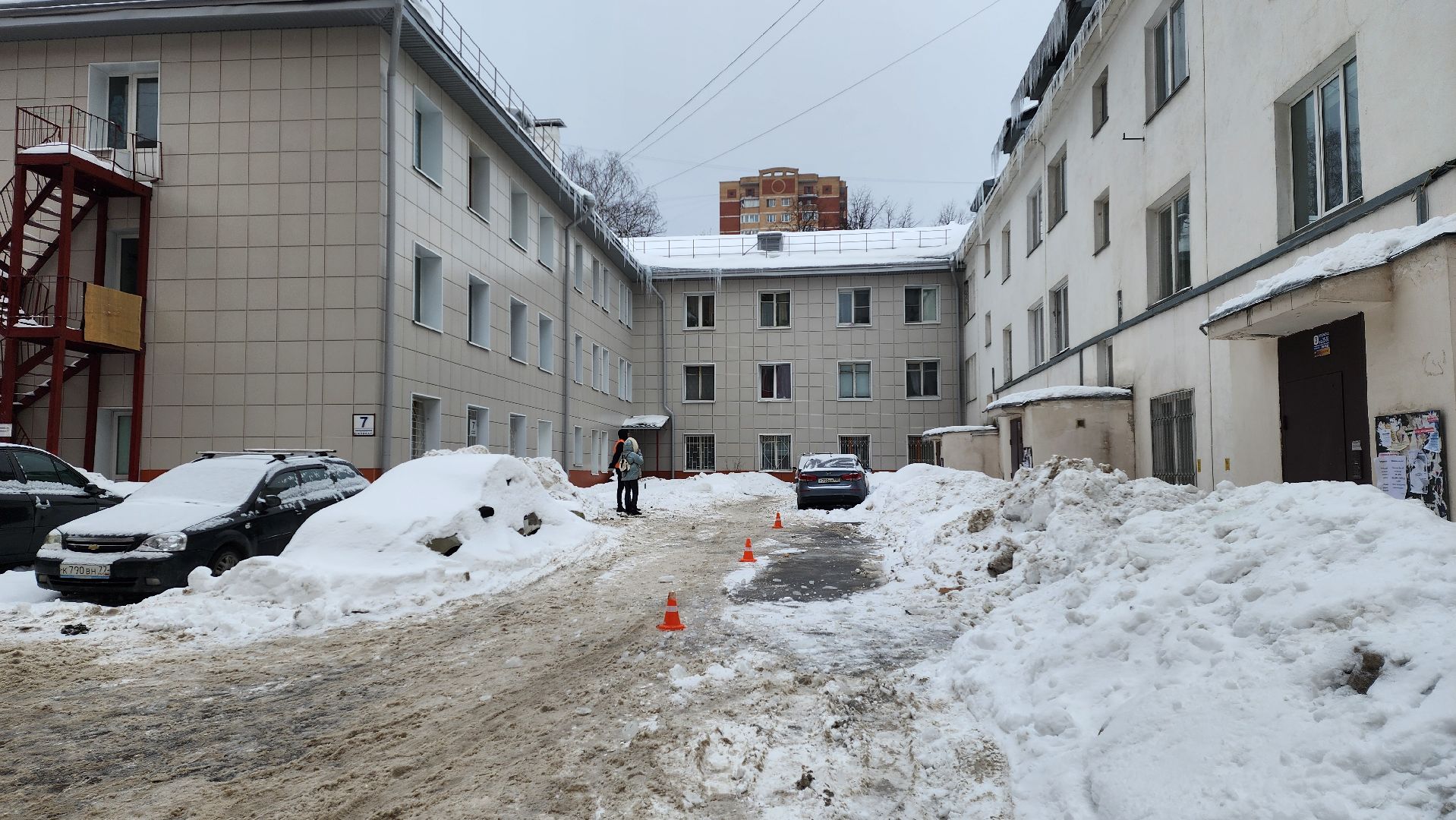 уборка снега, чистка кровли от снега,