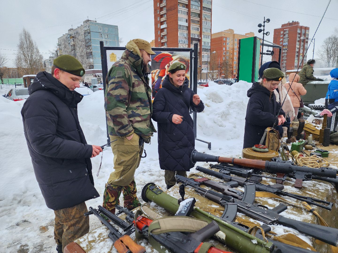 день защитника отечества, орехово-зуево, парки подмосковья, Выставка оружия, Полевая кухня,