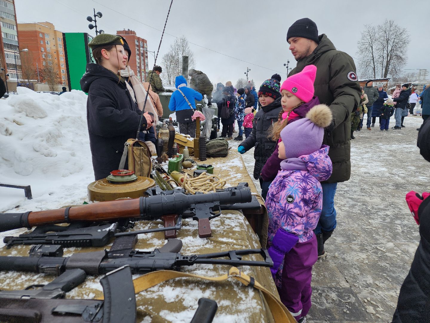 день защитника отечества, орехово-зуево, парки подмосковья, Выставка оружия, Полевая кухня,