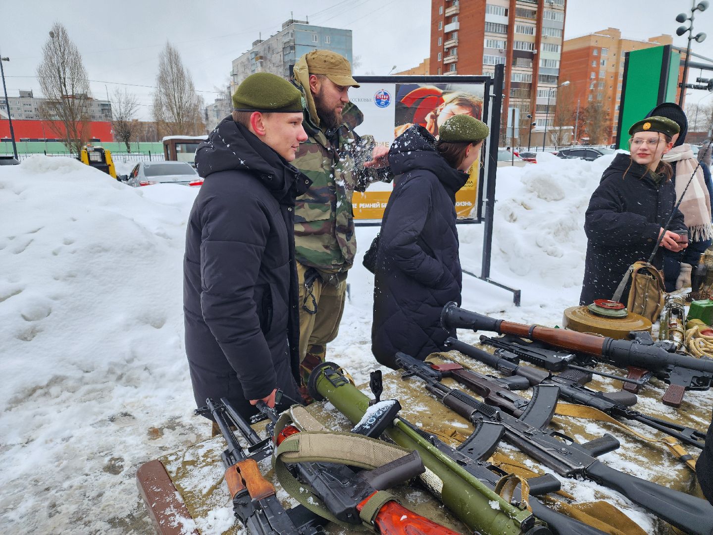 день защитника отечества, орехово-зуево, парки подмосковья, Выставка оружия, Полевая кухня,