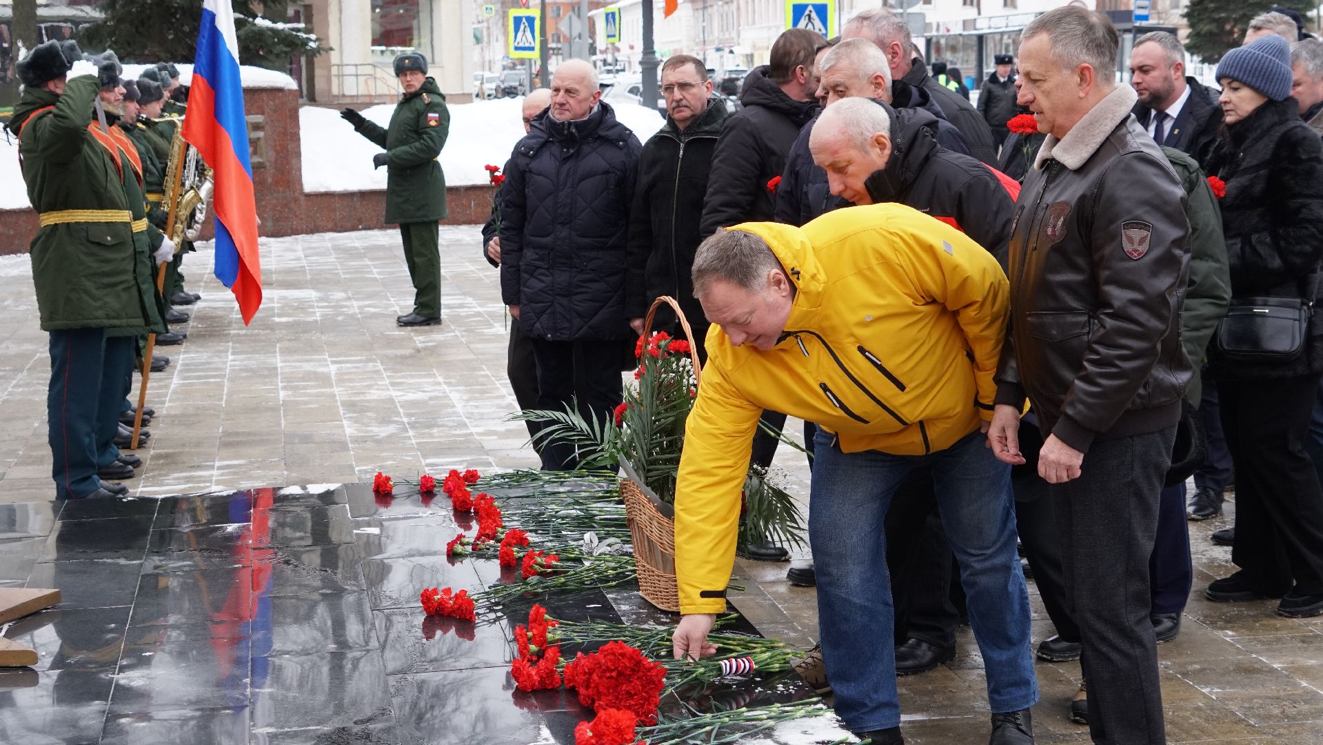 Егорьевск, Митинг, день защитника отечества, памятник, вечный огонь, солдат,