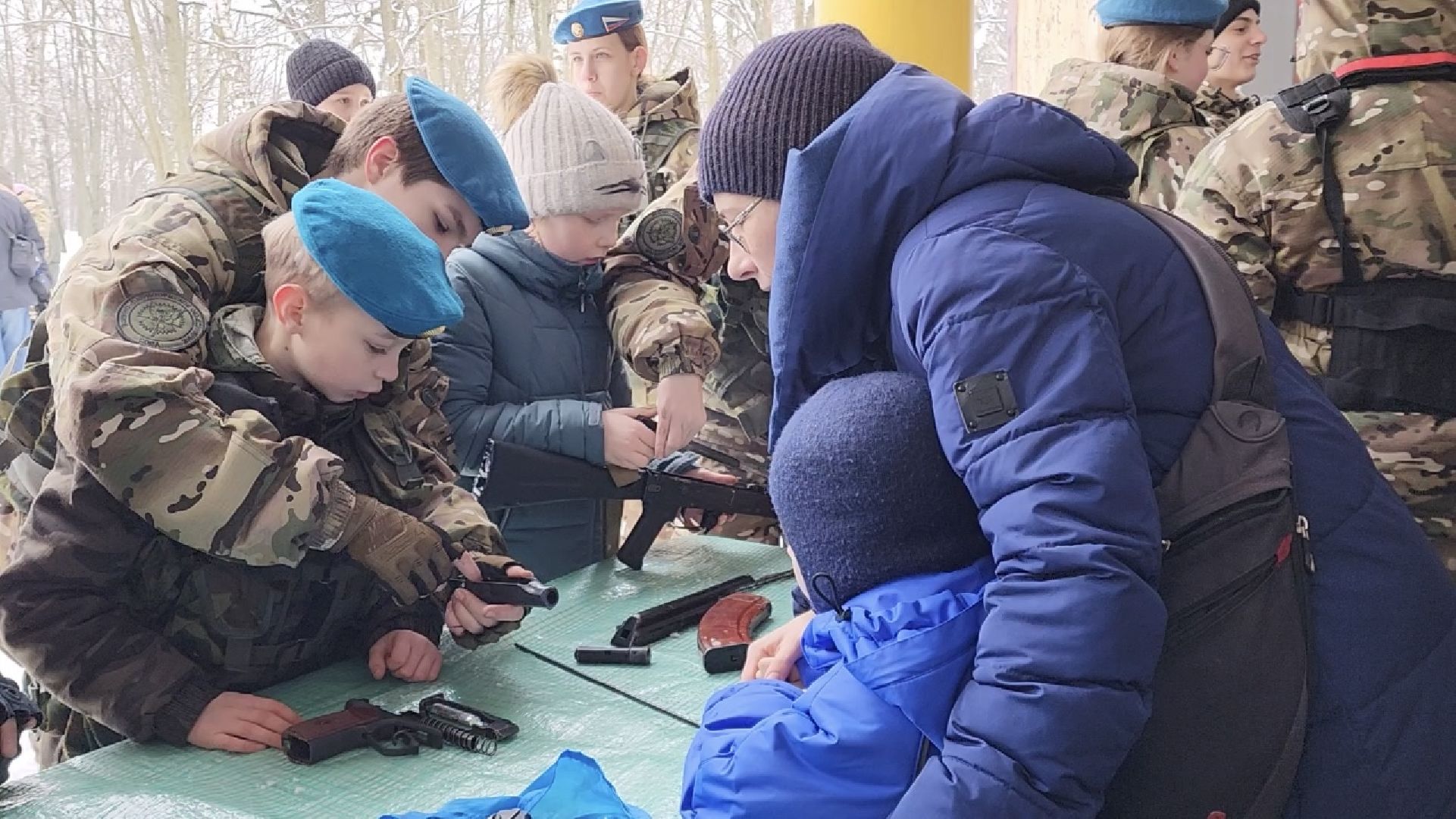 химки, день защитника отечества, мастер класс, сборка оружия, военно-патриотический отряд,