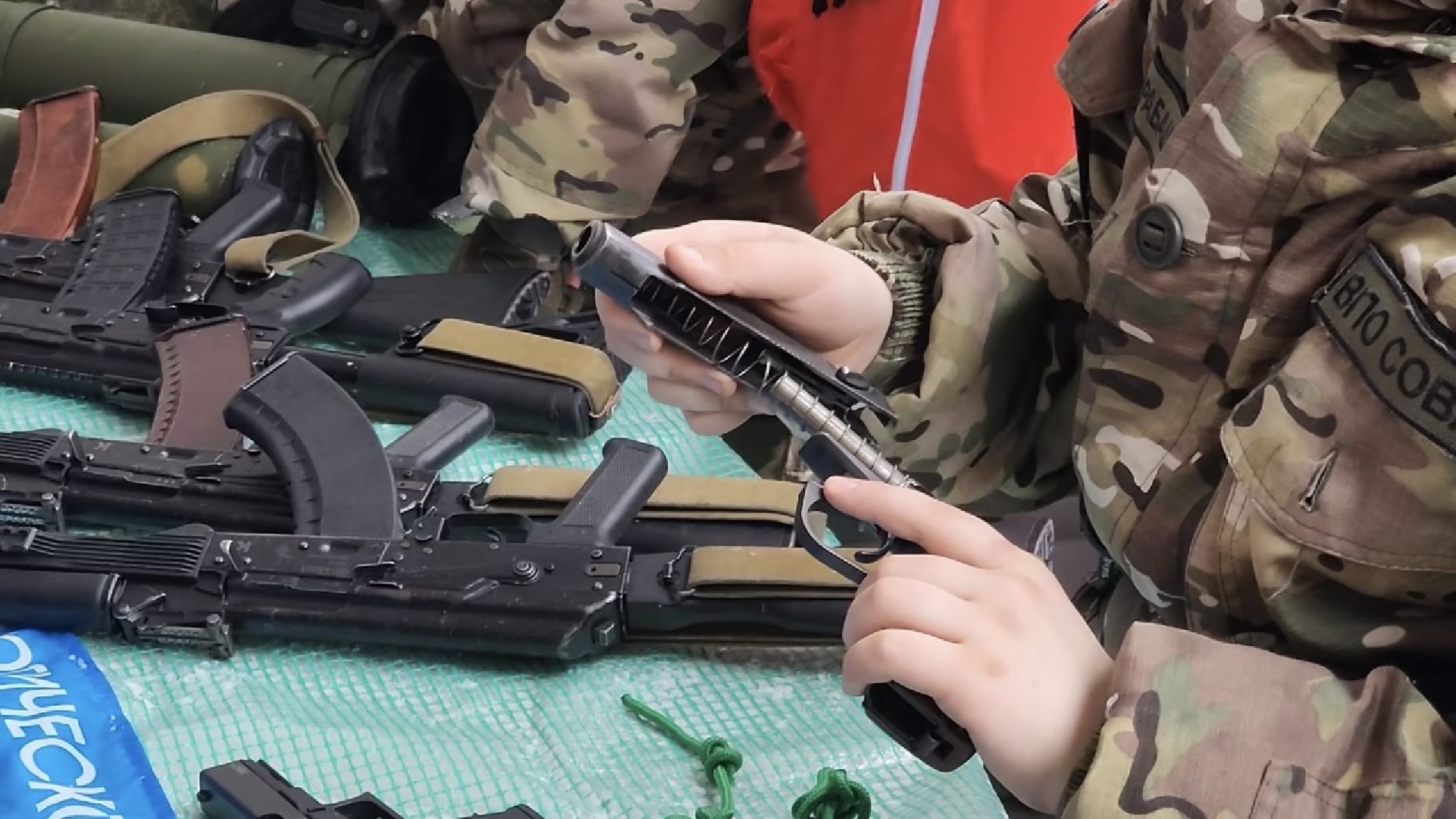 химки, день защитника отечества, мастер класс, сборка оружия, военно-патриотический отряд,