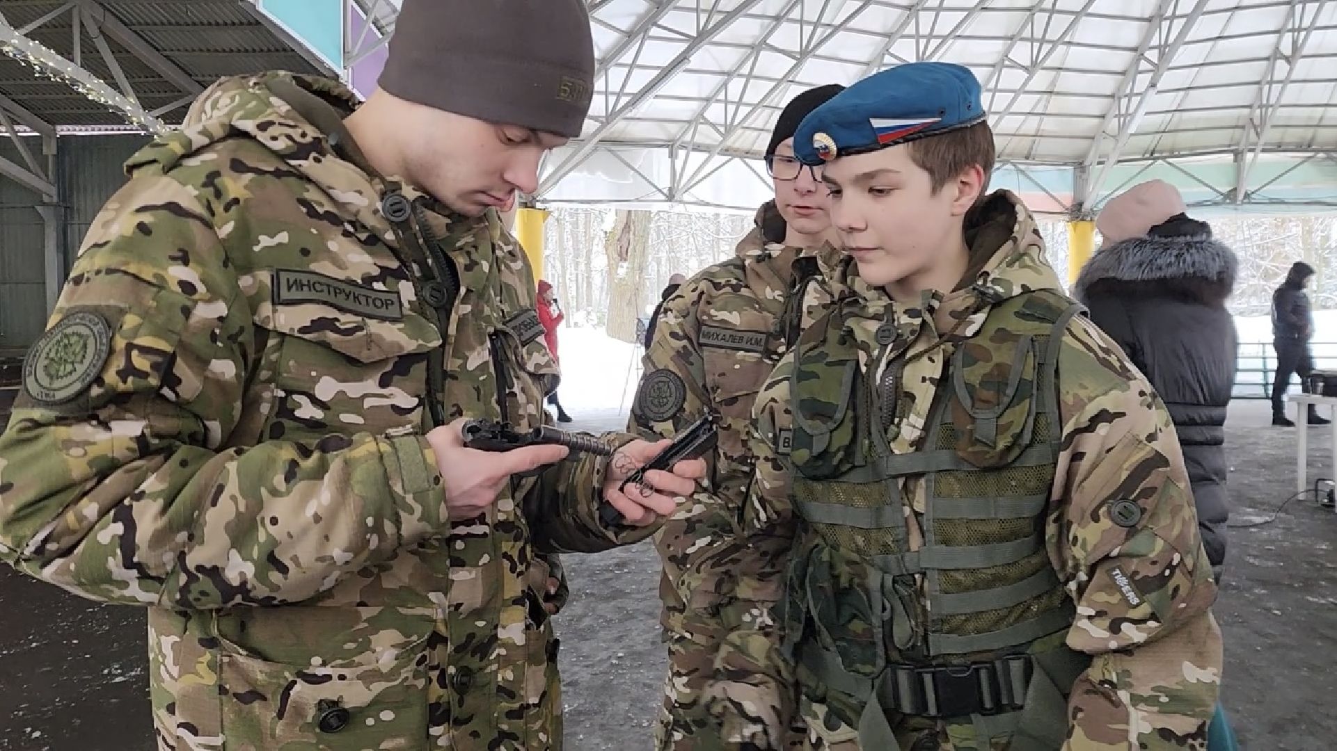 химки, день защитника отечества, мастер класс, сборка оружия, военно-патриотический отряд,
