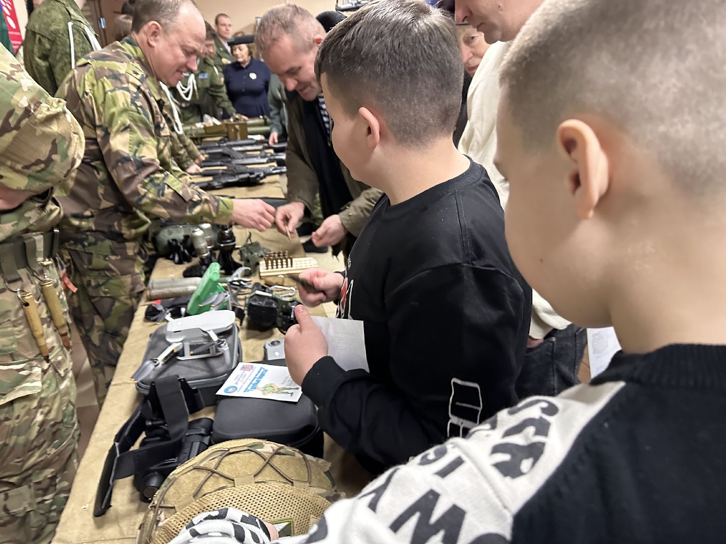 Клин, общество, история, день защитника отечества, выставка вооружения,