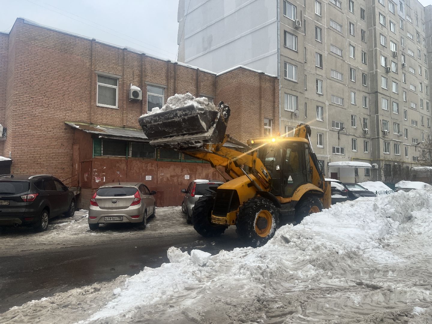 уборка снега, вывоз снега, уборка дворов,