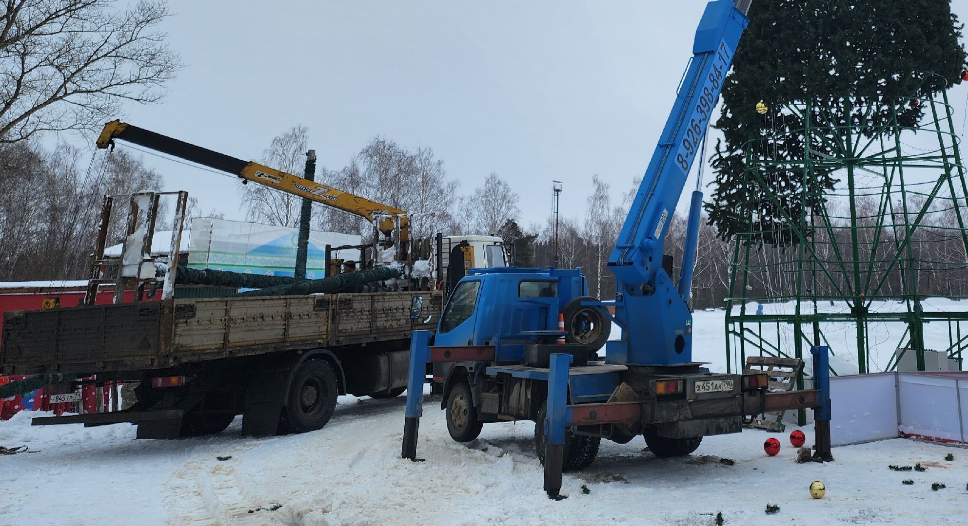 кашира, стадион энергетик, елка, символ нового года, демонтажные работы, Городской парк,