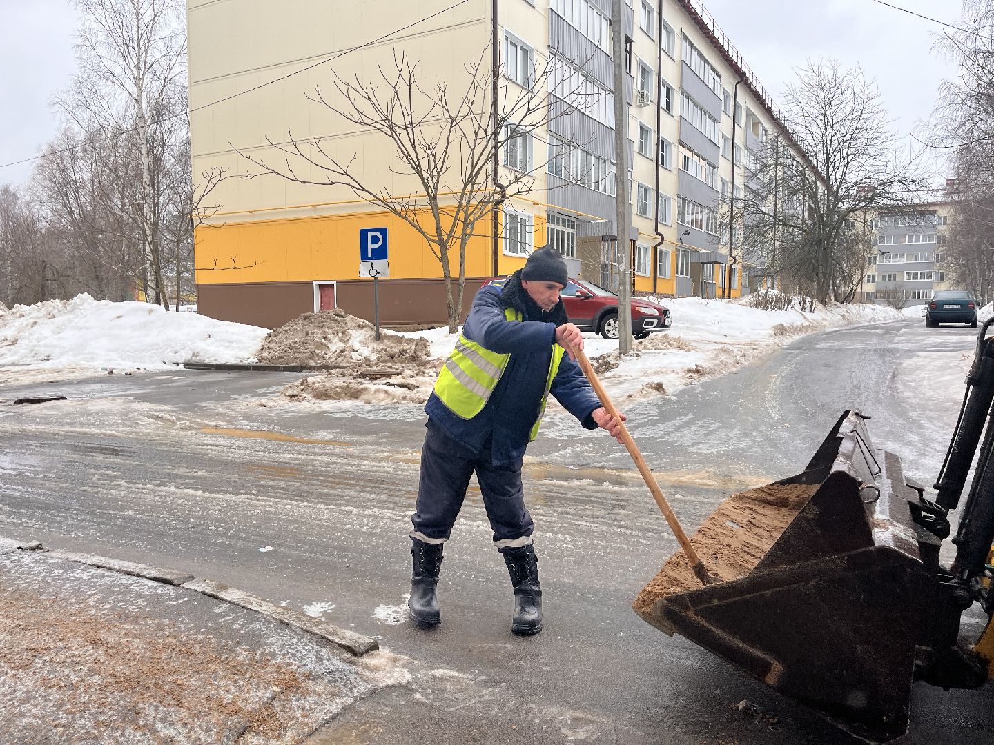 шаховская, снег, обработка дорог, наледь,