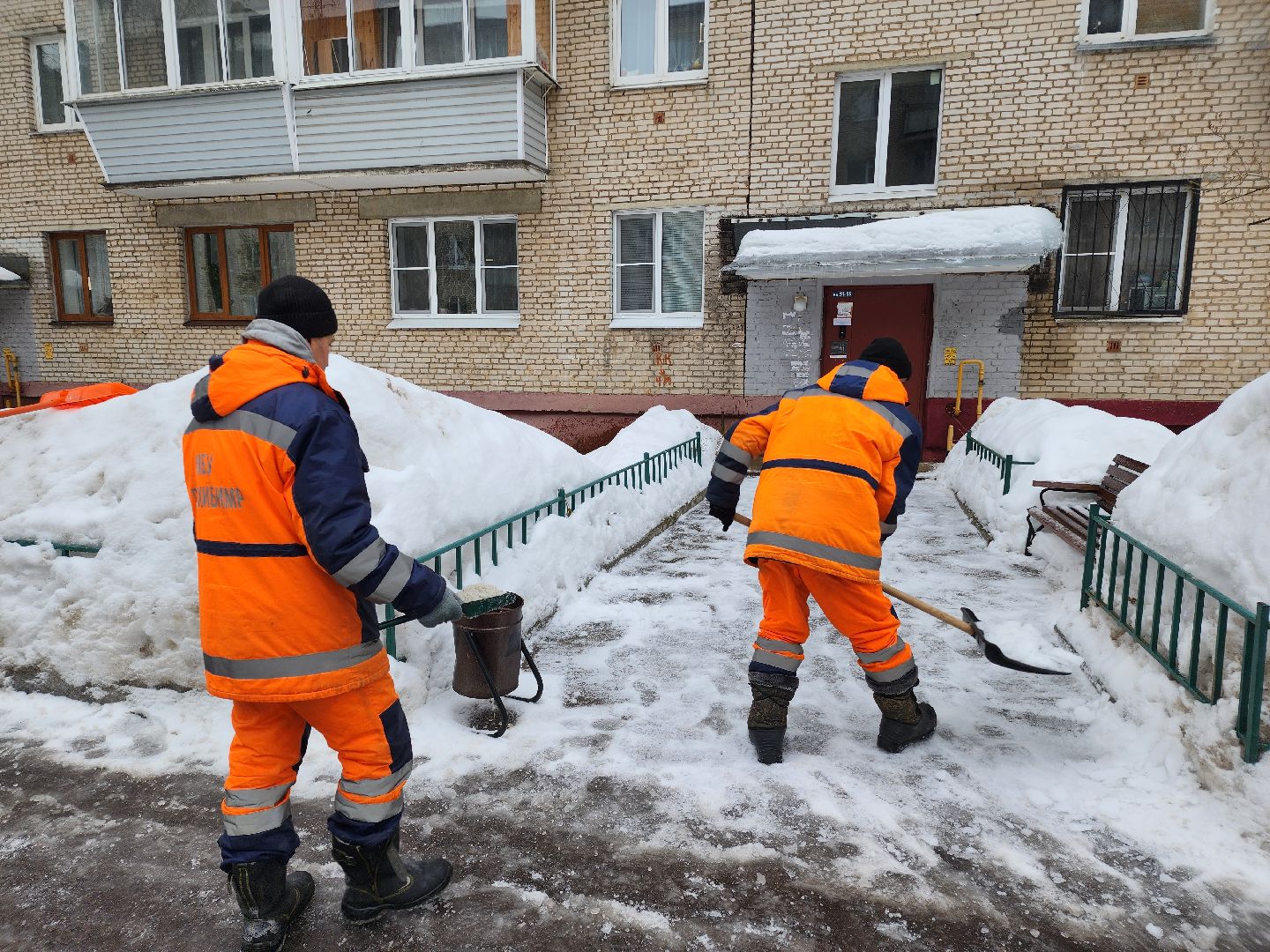 ледяной дождь, обработка дорог,