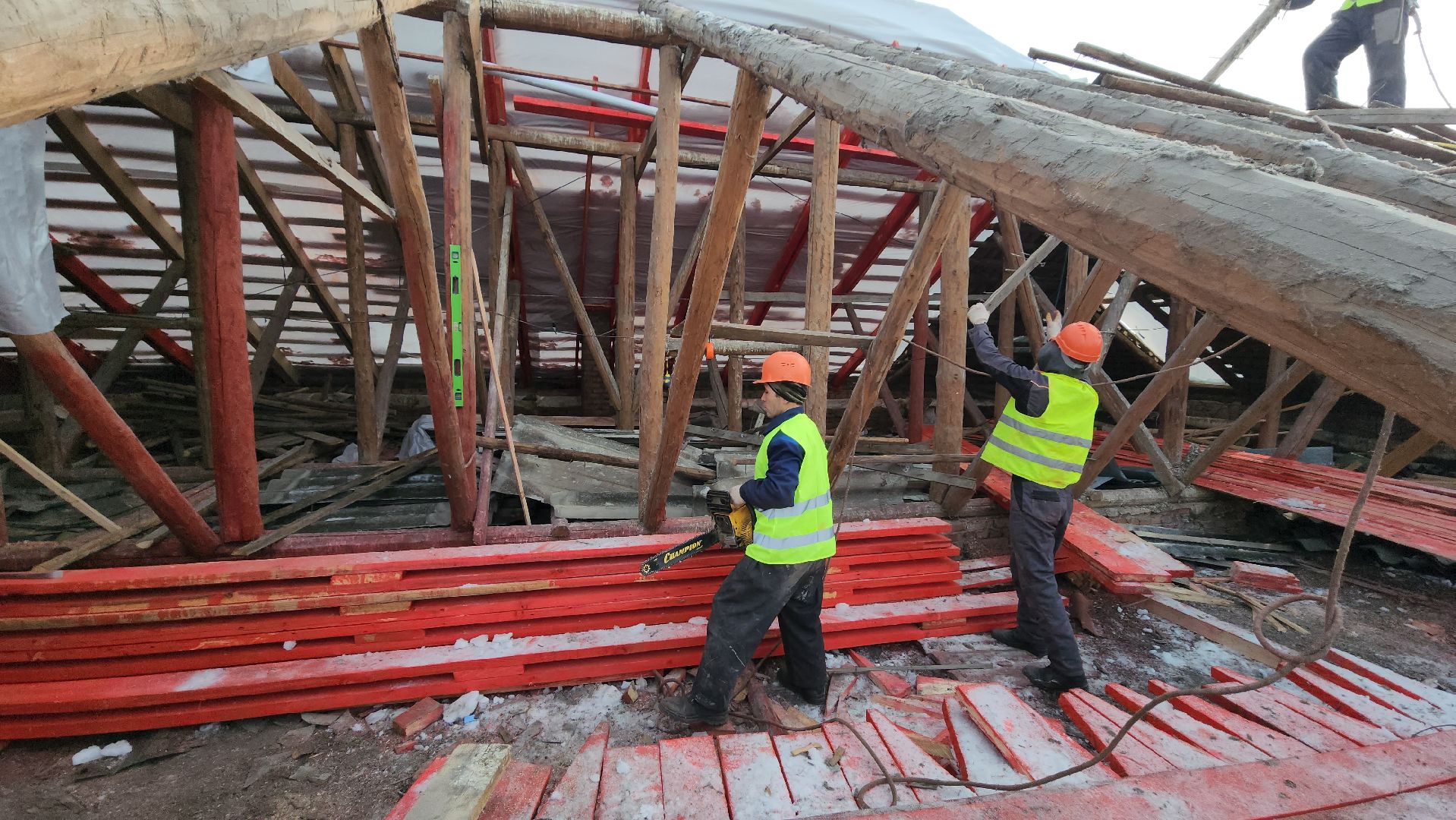 серпухов, улица калинина, демонтаж кровли, капитальный ремонт, строительные работы,