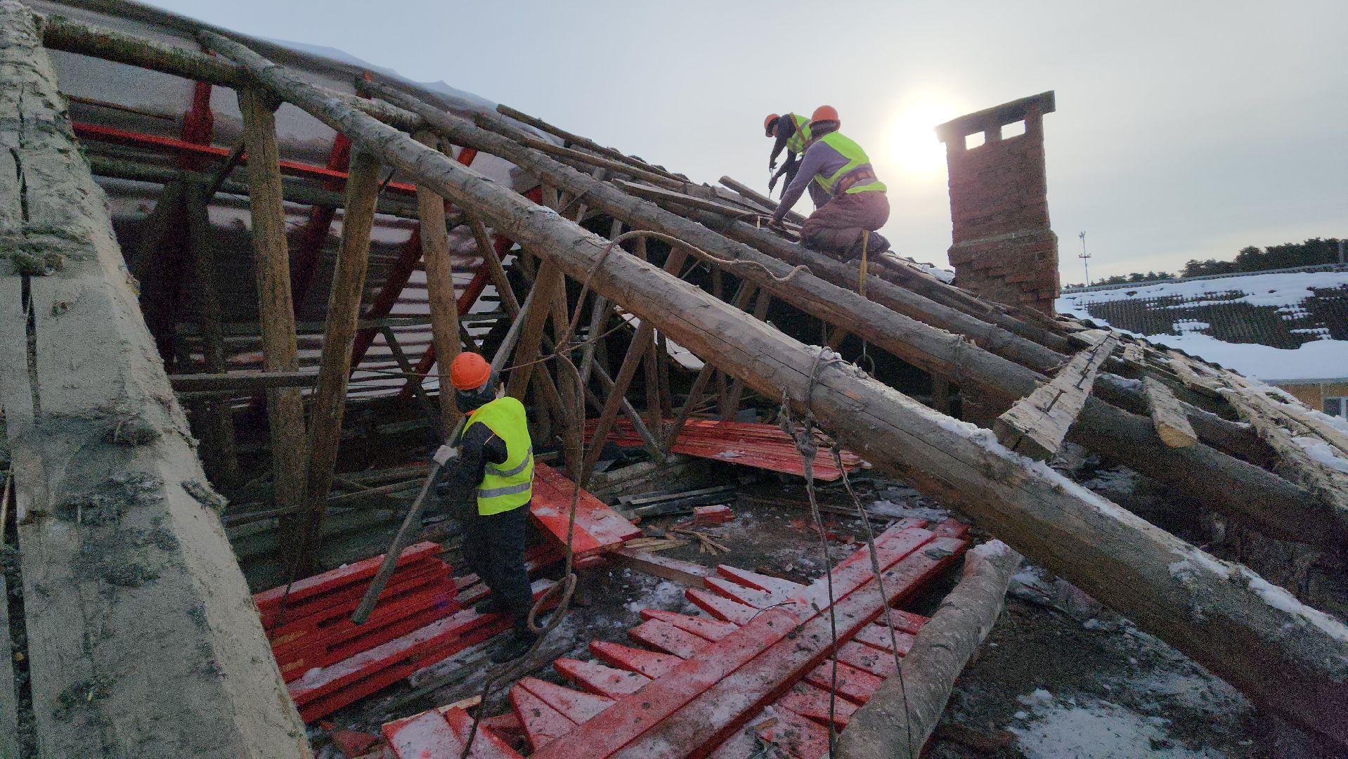 серпухов, улица калинина, демонтаж кровли, капитальный ремонт, строительные работы,