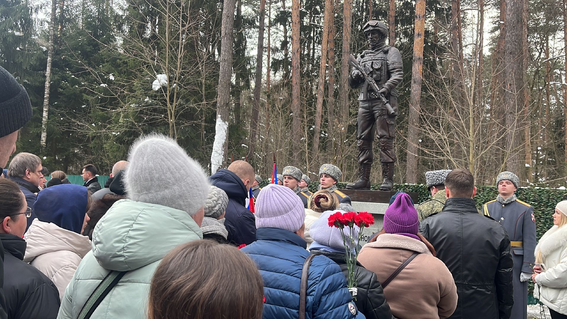 памятник, памятник героям сво, спецоперация,