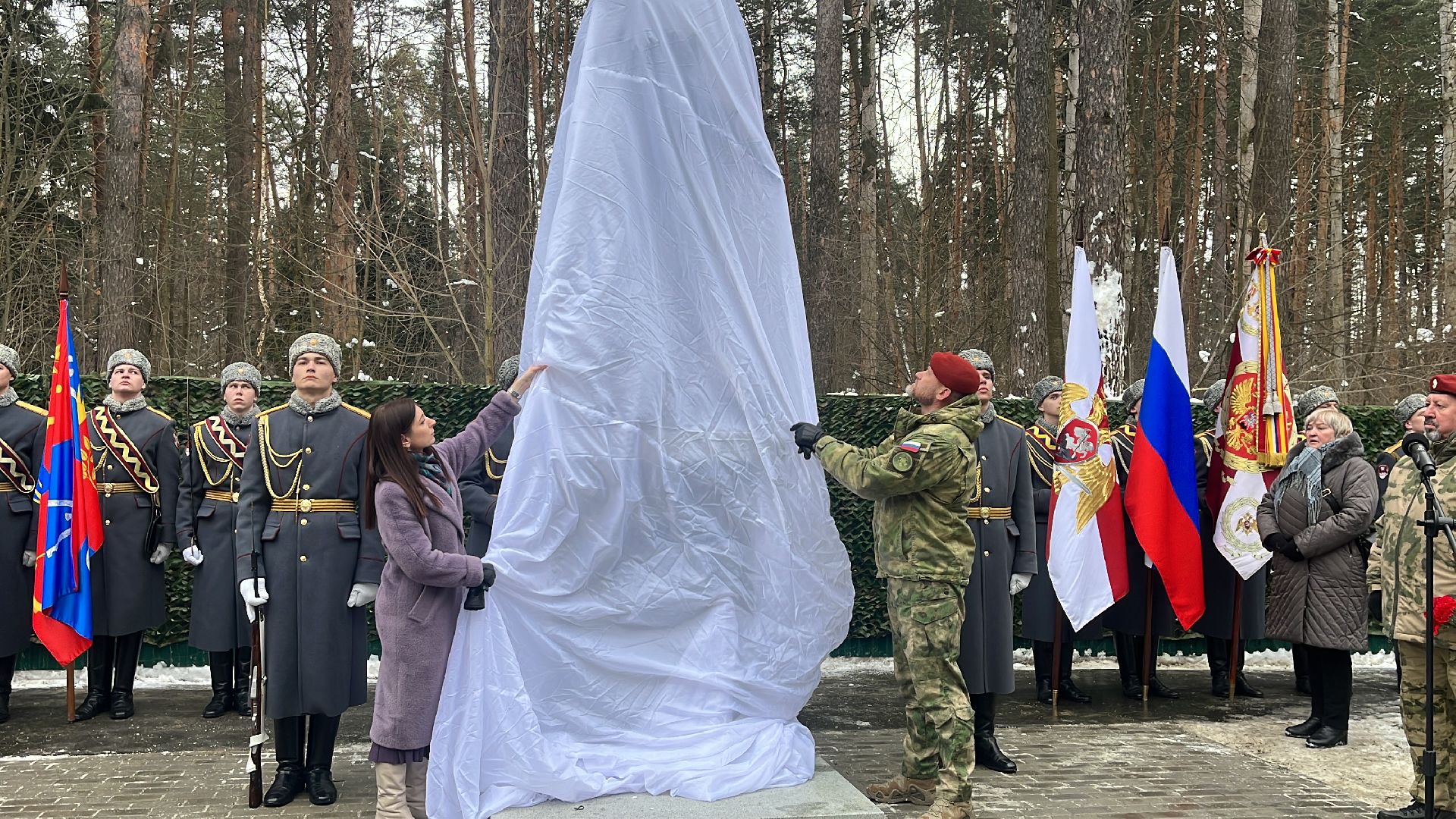 памятник, памятник героям сво, спецоперация,