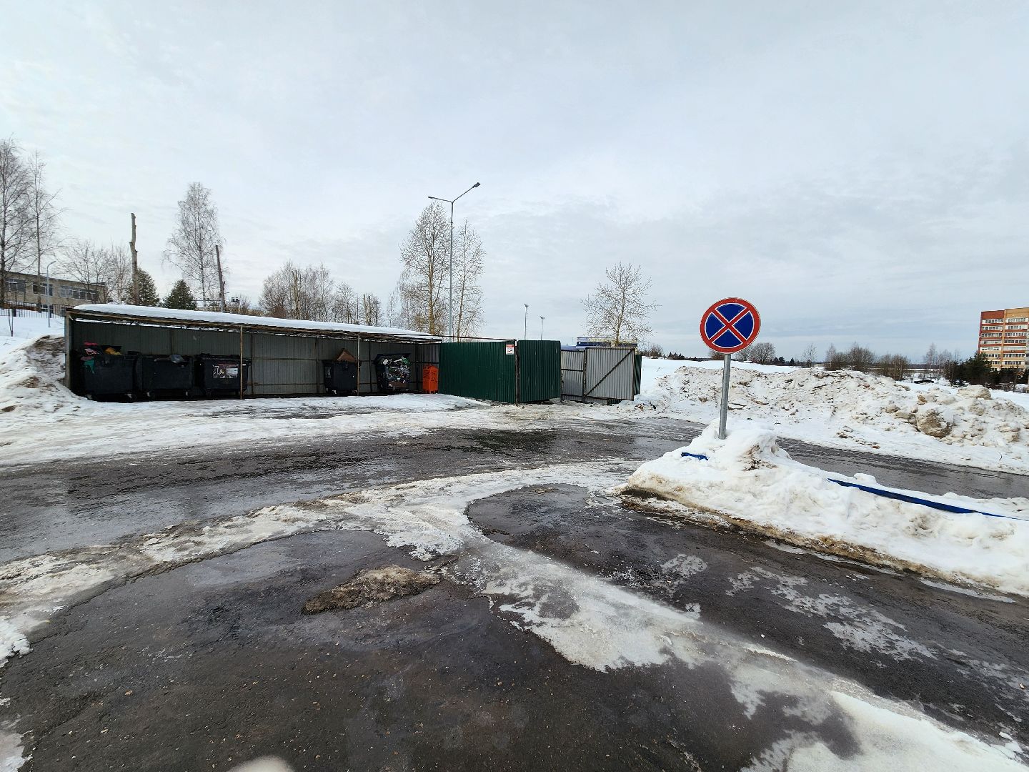 дорожные знаки, контейнерные площадки,