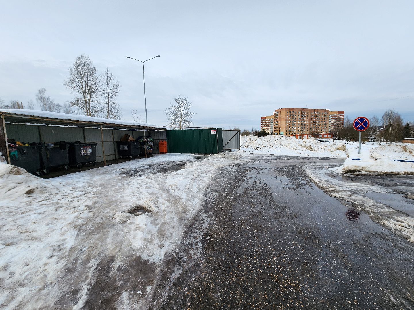 дорожные знаки, контейнерные площадки,