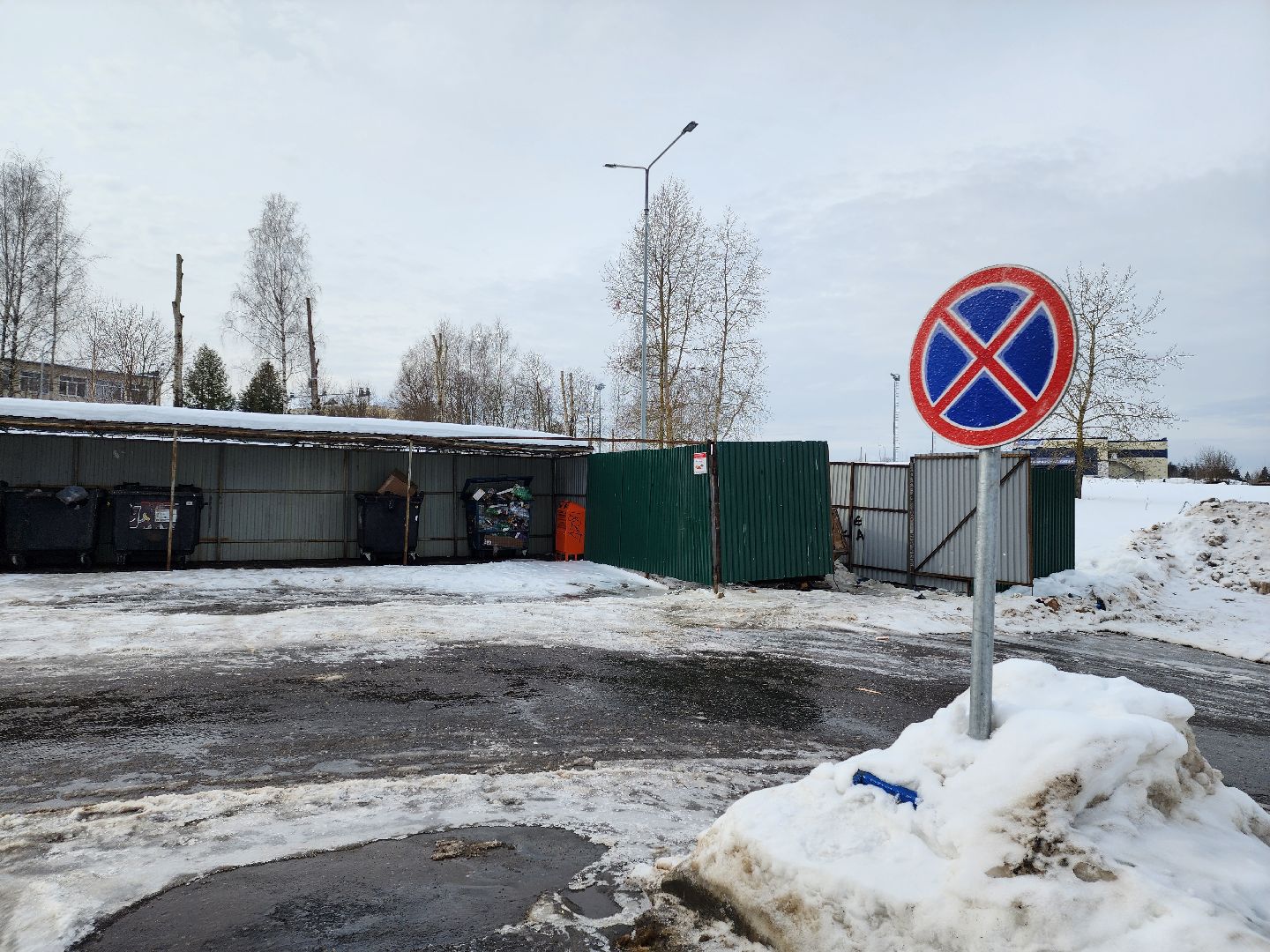 дорожные знаки, контейнерные площадки,