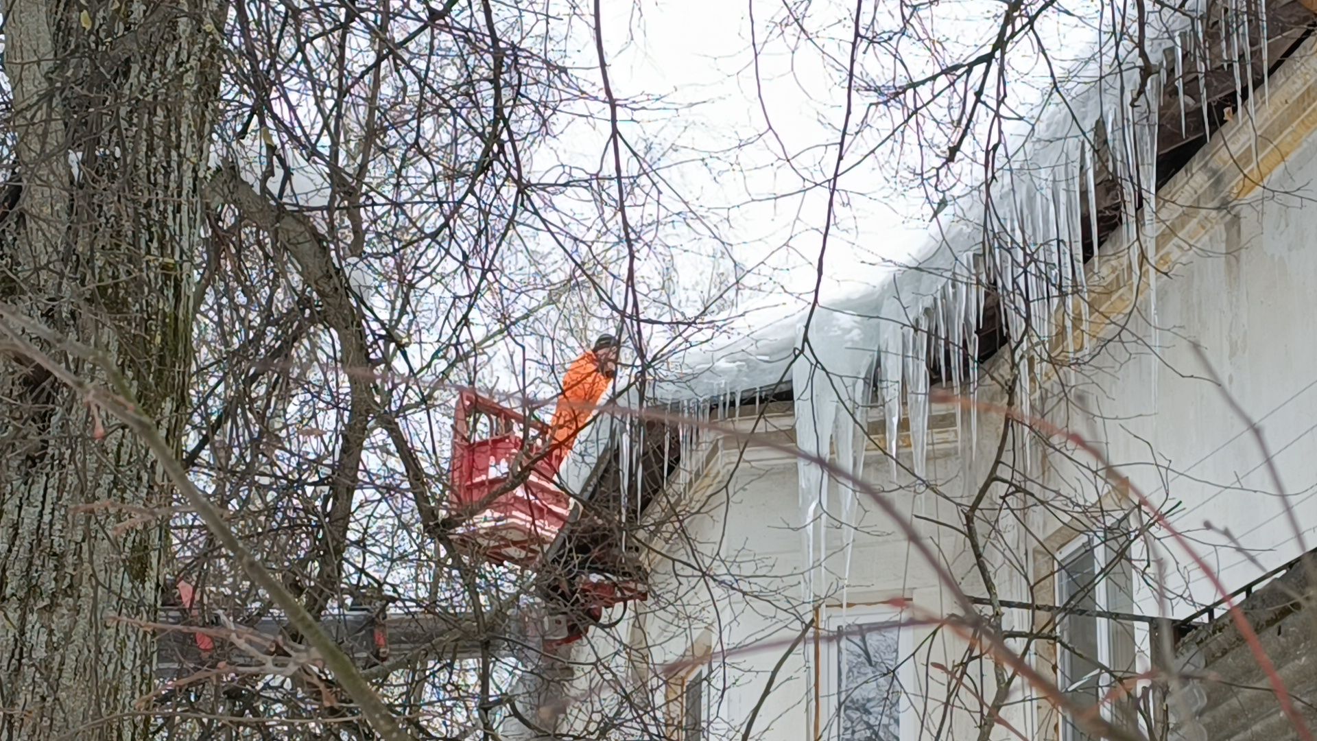 жкх, чистка кровли от снега, лобня,