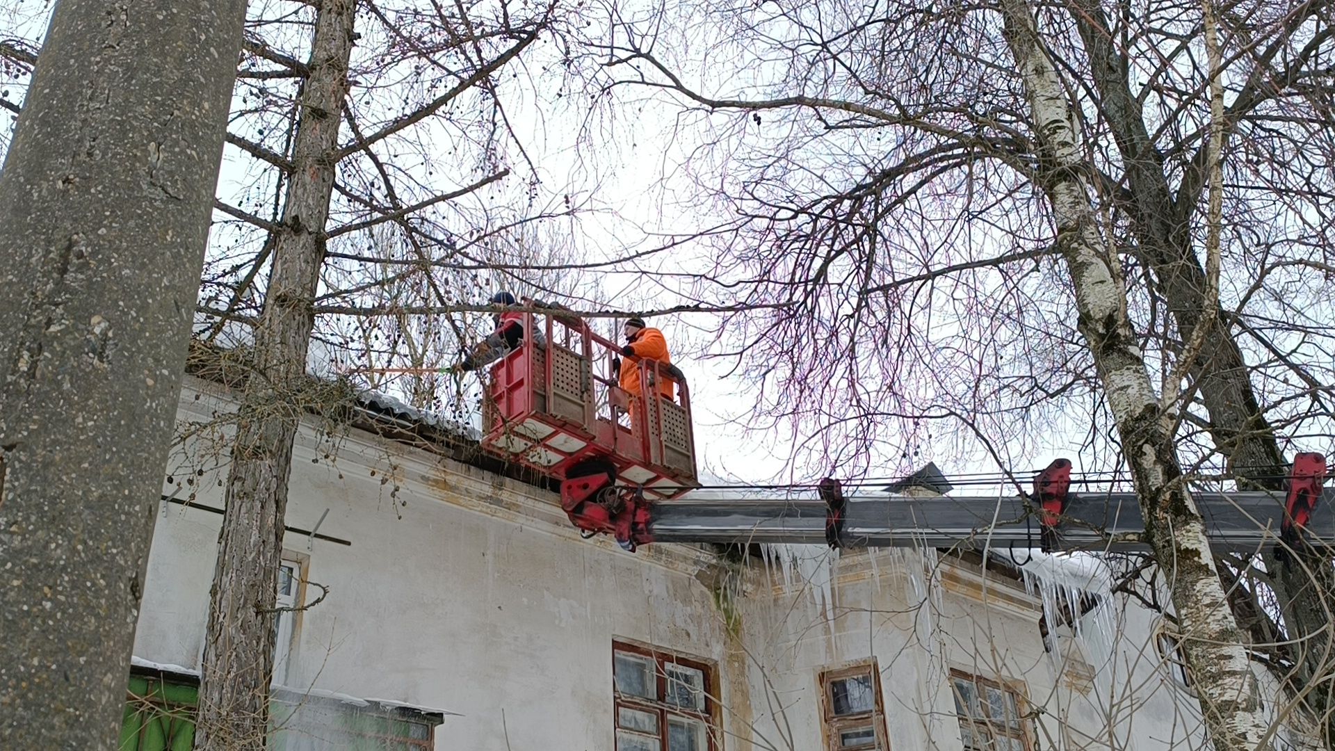 жкх, чистка кровли от снега, лобня,