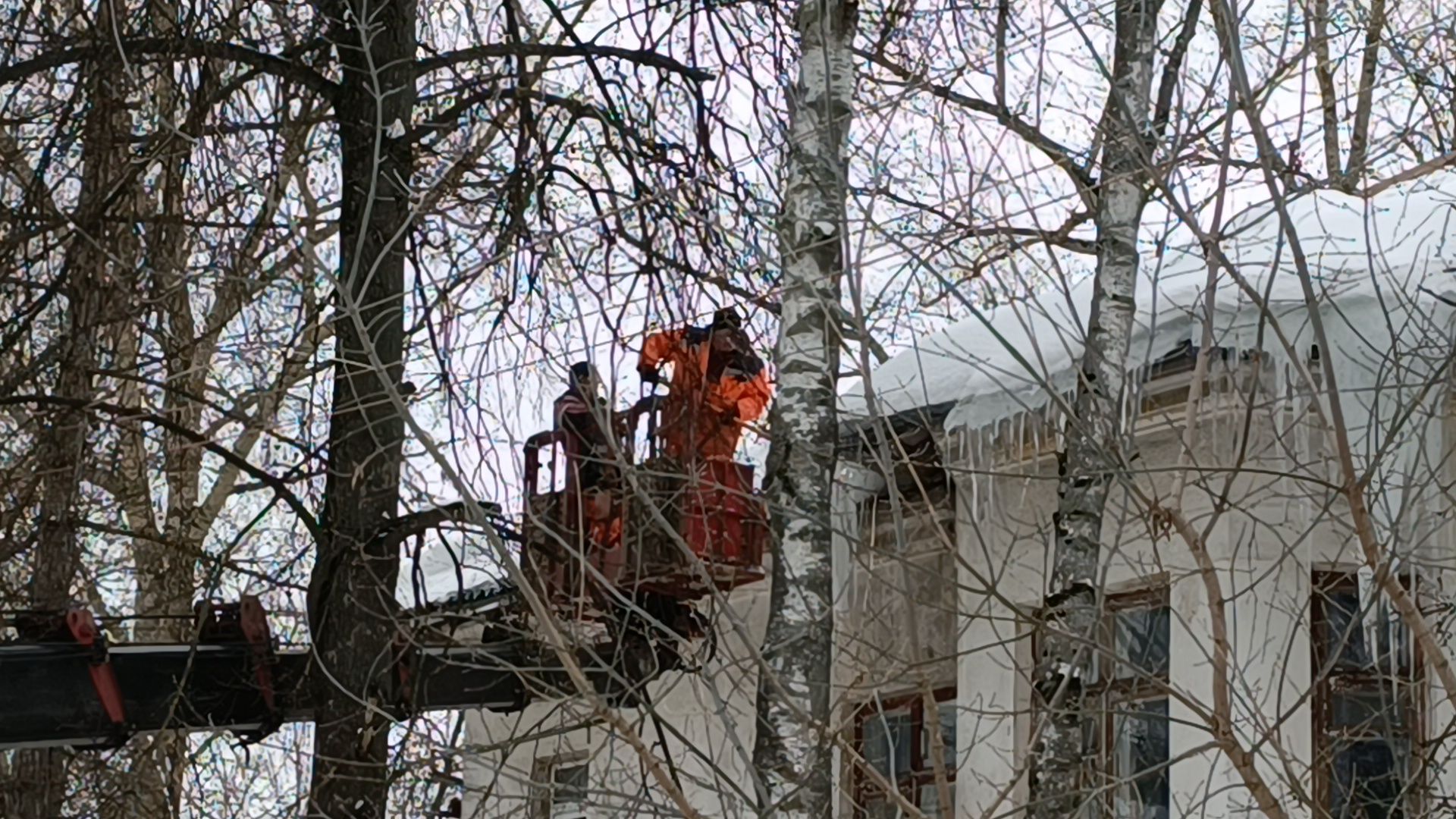 жкх, чистка кровли от снега, лобня,