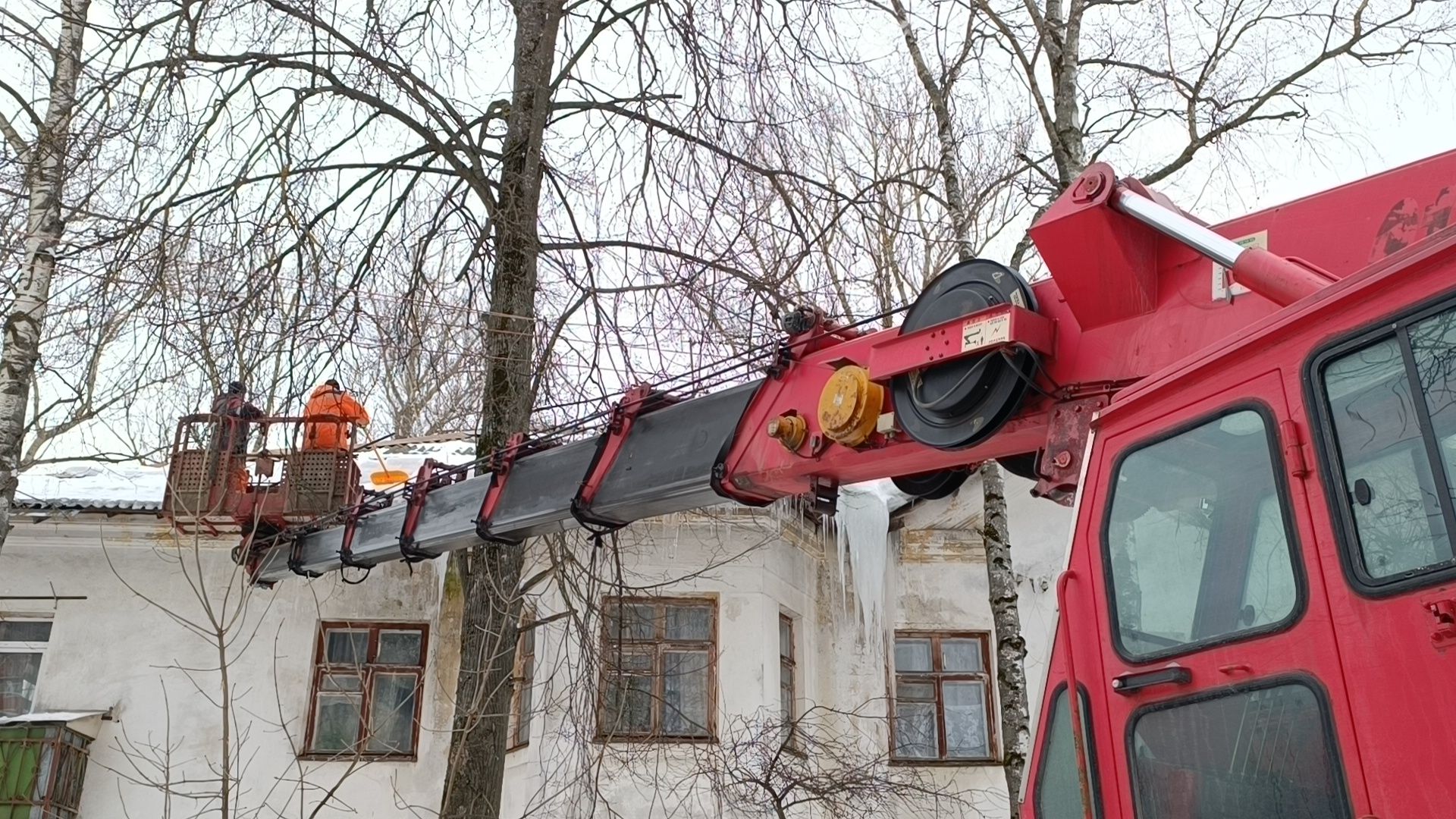 жкх, чистка кровли от снега, лобня,