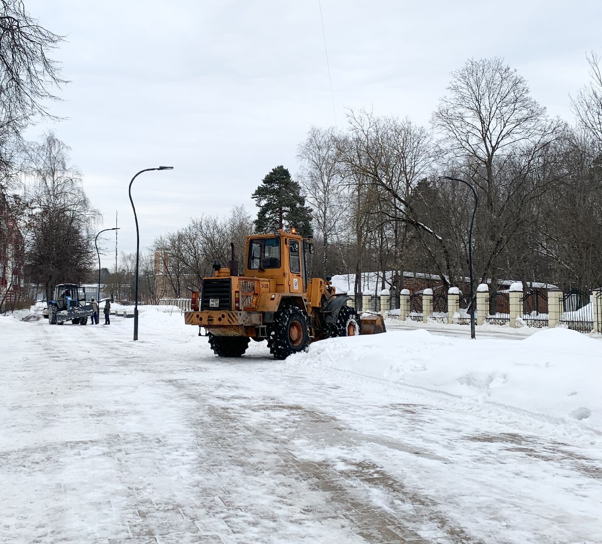 Балашиха, Подмосковье, уборка дворов, снег и наледь,