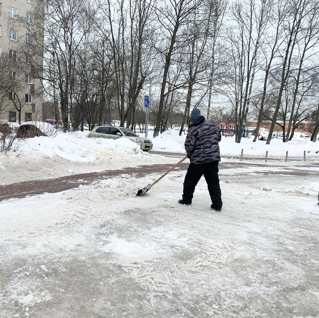 Балашиха, Подмосковье, уборка дворов, снег и наледь,