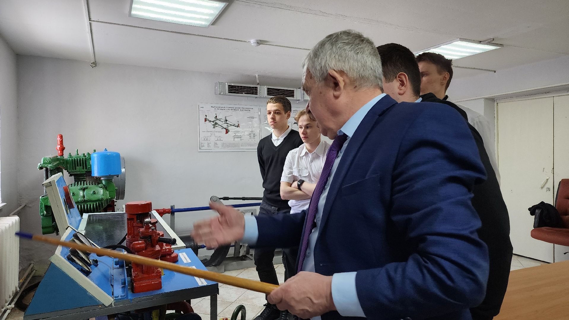 кашира, ожерелье, ожерельевский железнодорожный колледж, автотормоза, пневматормоза, подвижной состав, студенты, практические занятия,