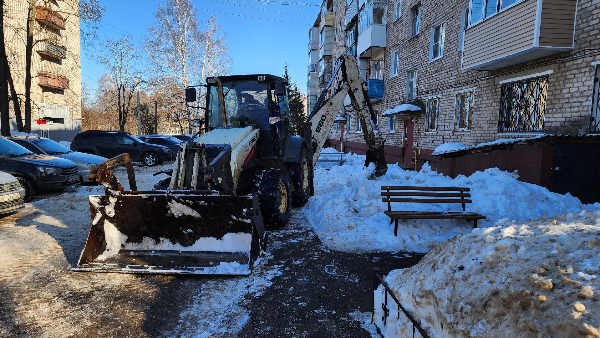 кашира, уборка снега, вывоз снега, навалы снега, центр обеспечения жкх го кашира, трактор, самосвал, садовая, юбилейная,