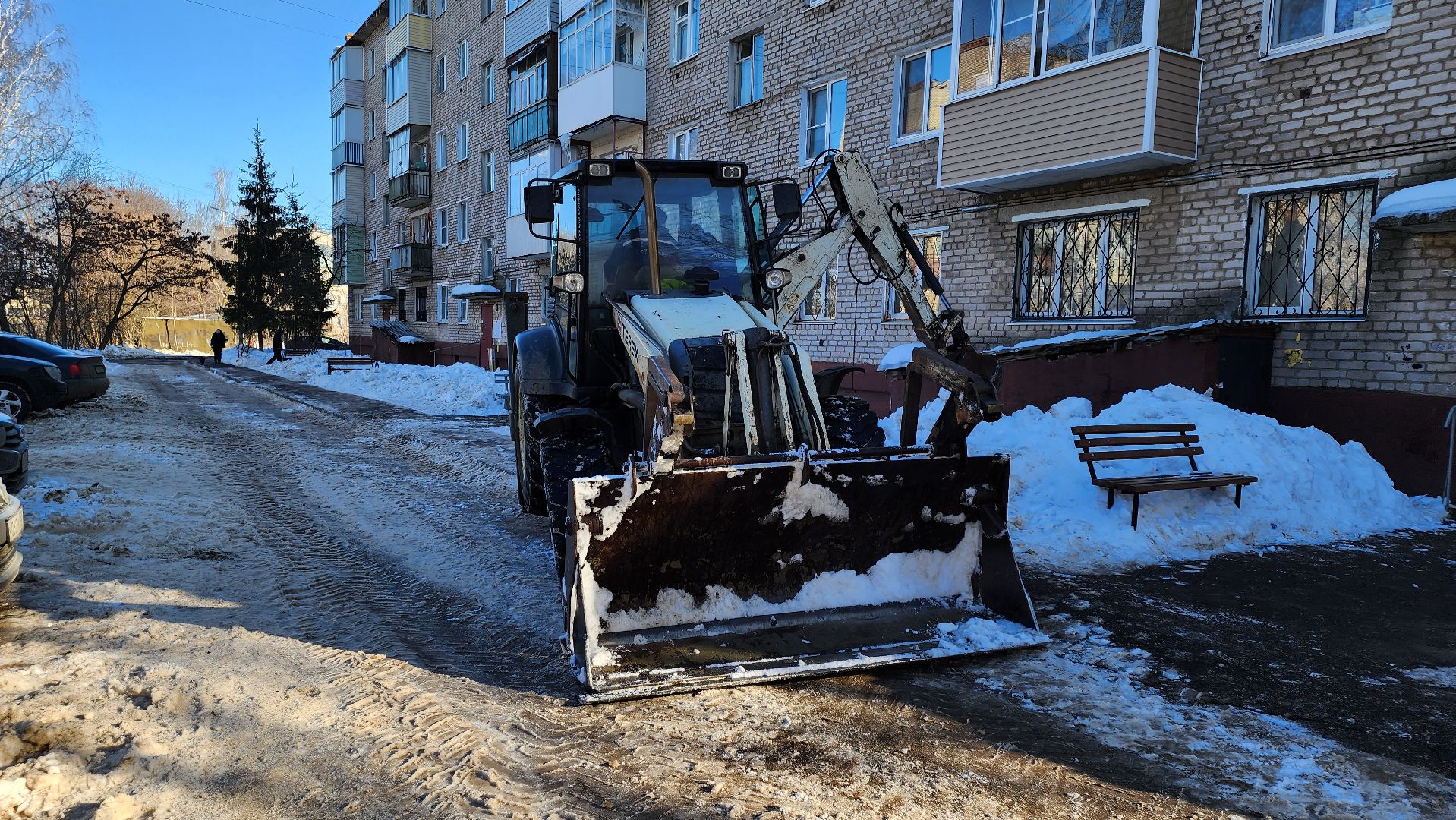 кашира, уборка снега, вывоз снега, навалы снега, центр обеспечения жкх го кашира, трактор, самосвал, садовая, юбилейная,