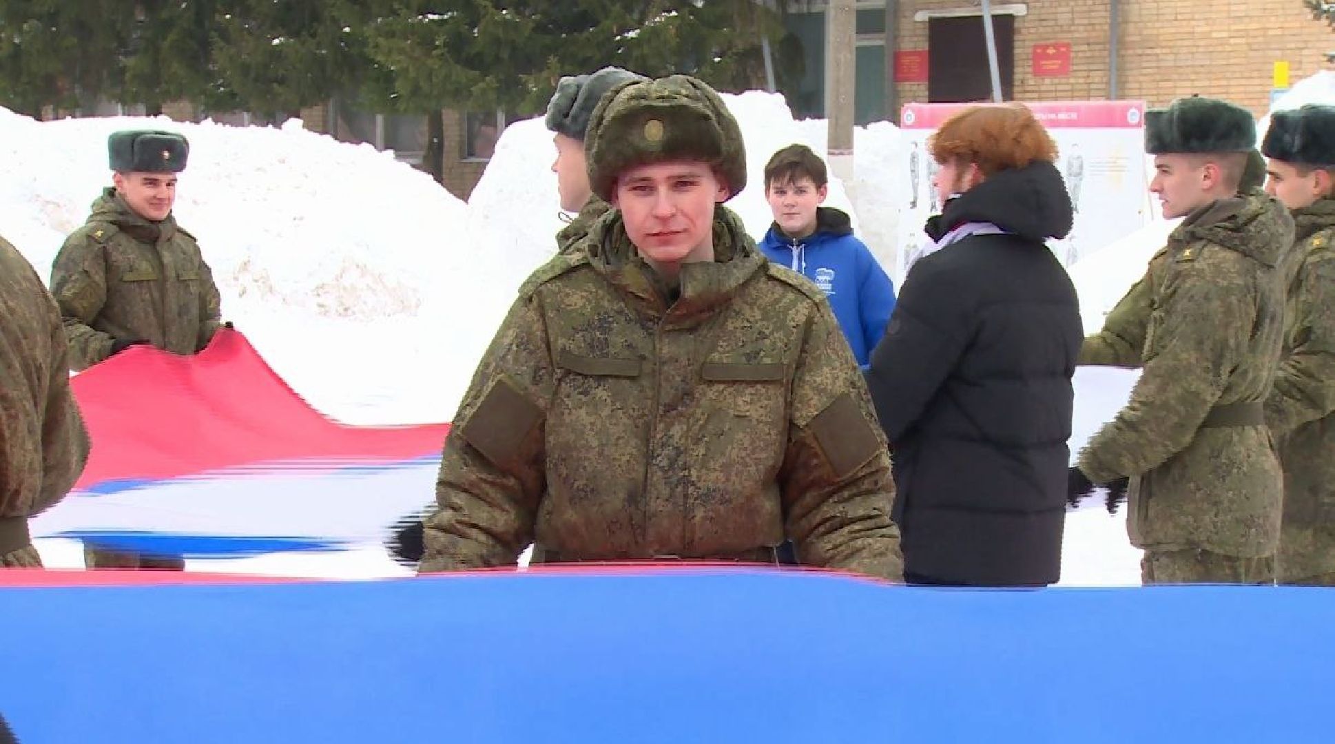 молодая гвардия, флешмоб, флаг, СВО,