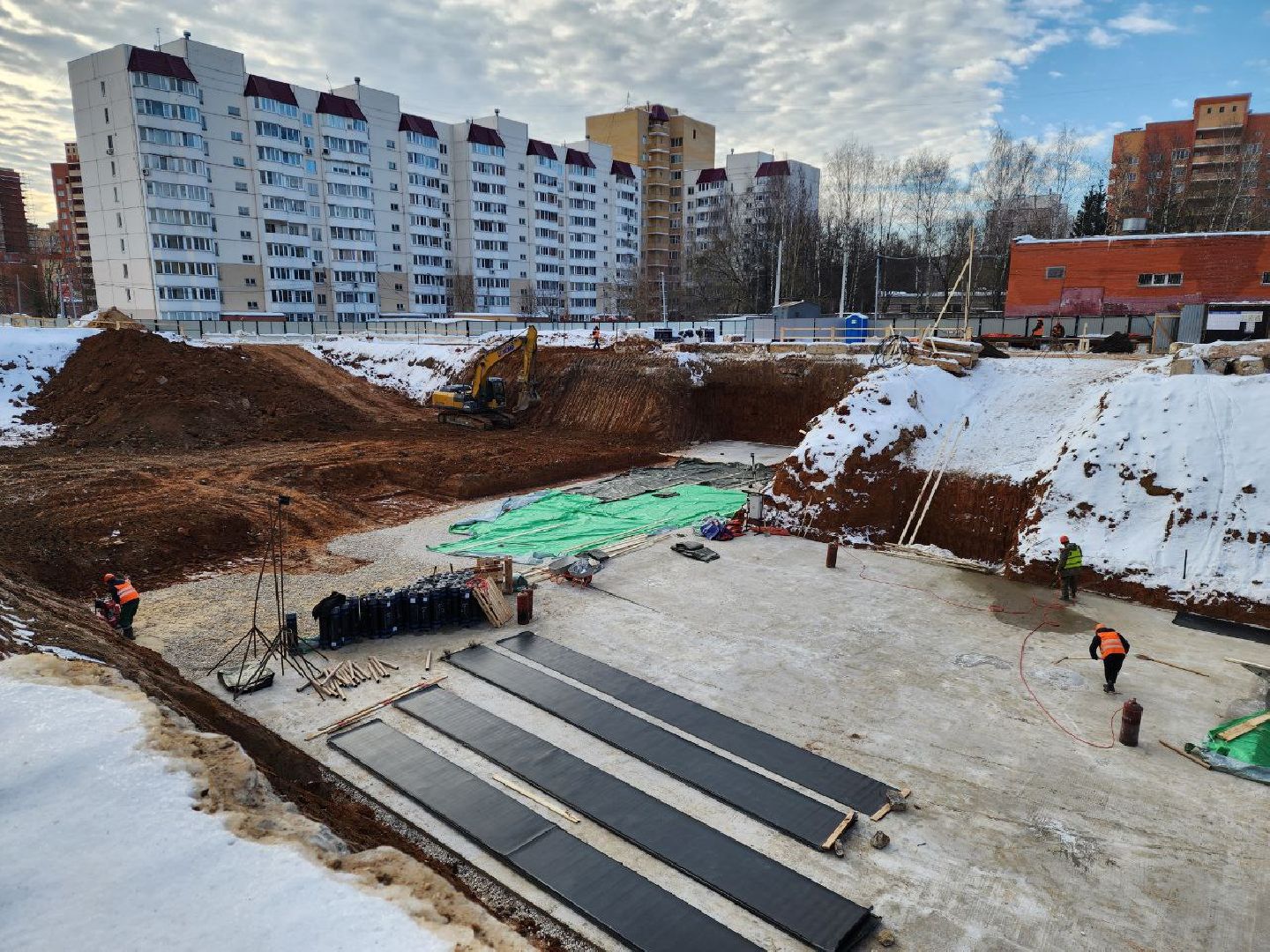 чехов, строительство, поликлиника, котлован, рабочие места,