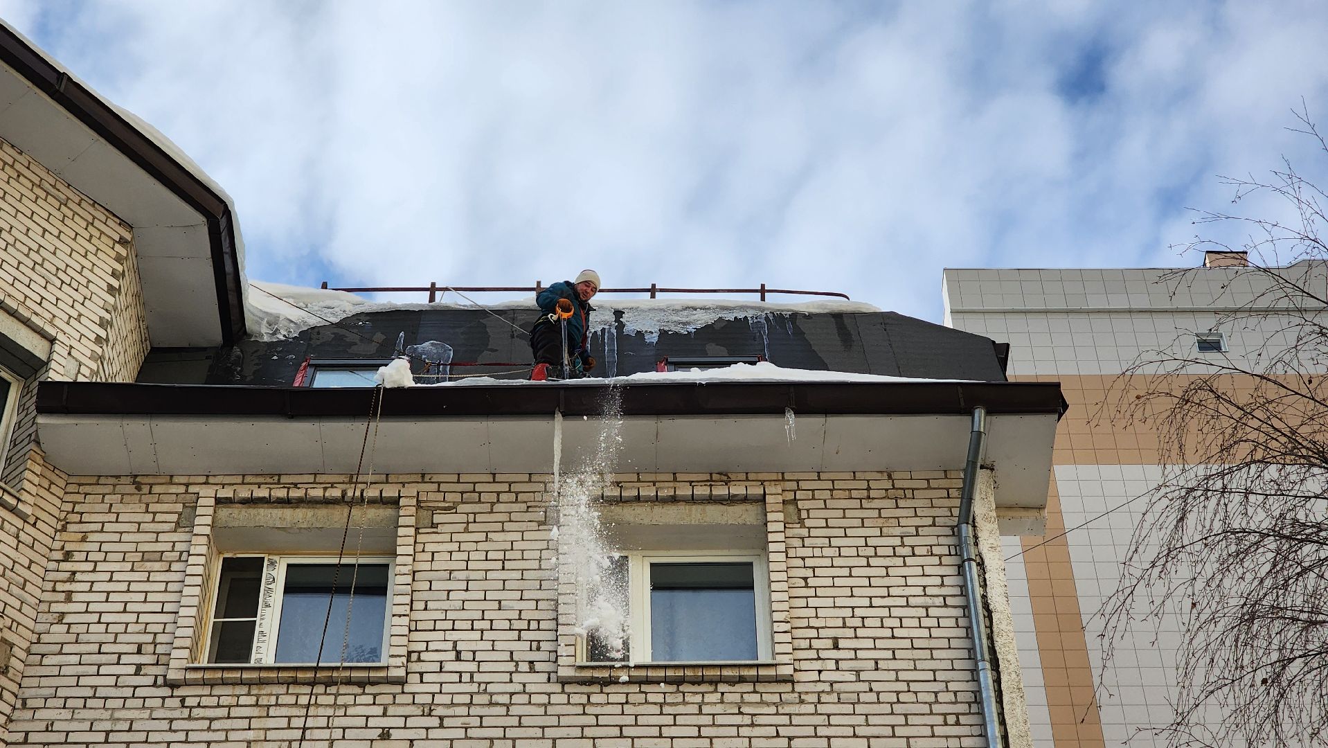 Солнечногорск, Рекинцо-2, ЖКХ, Очистка крыши, промышленные альпинисты,