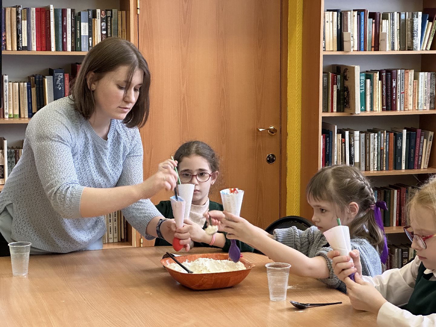 Клин, общество, дети, библиотеки, день оптимиста,