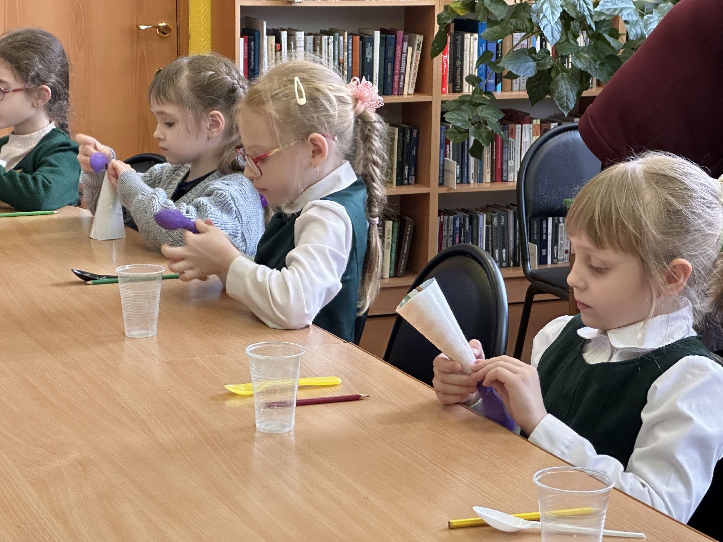 Клин, общество, дети, библиотеки, день оптимиста,