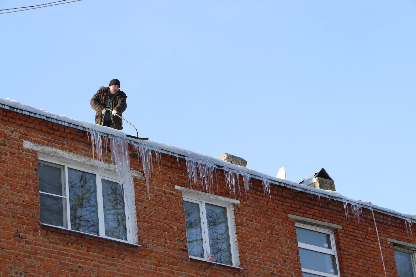 Снег и наледь, Серебряные Пруды, ЖКХ,