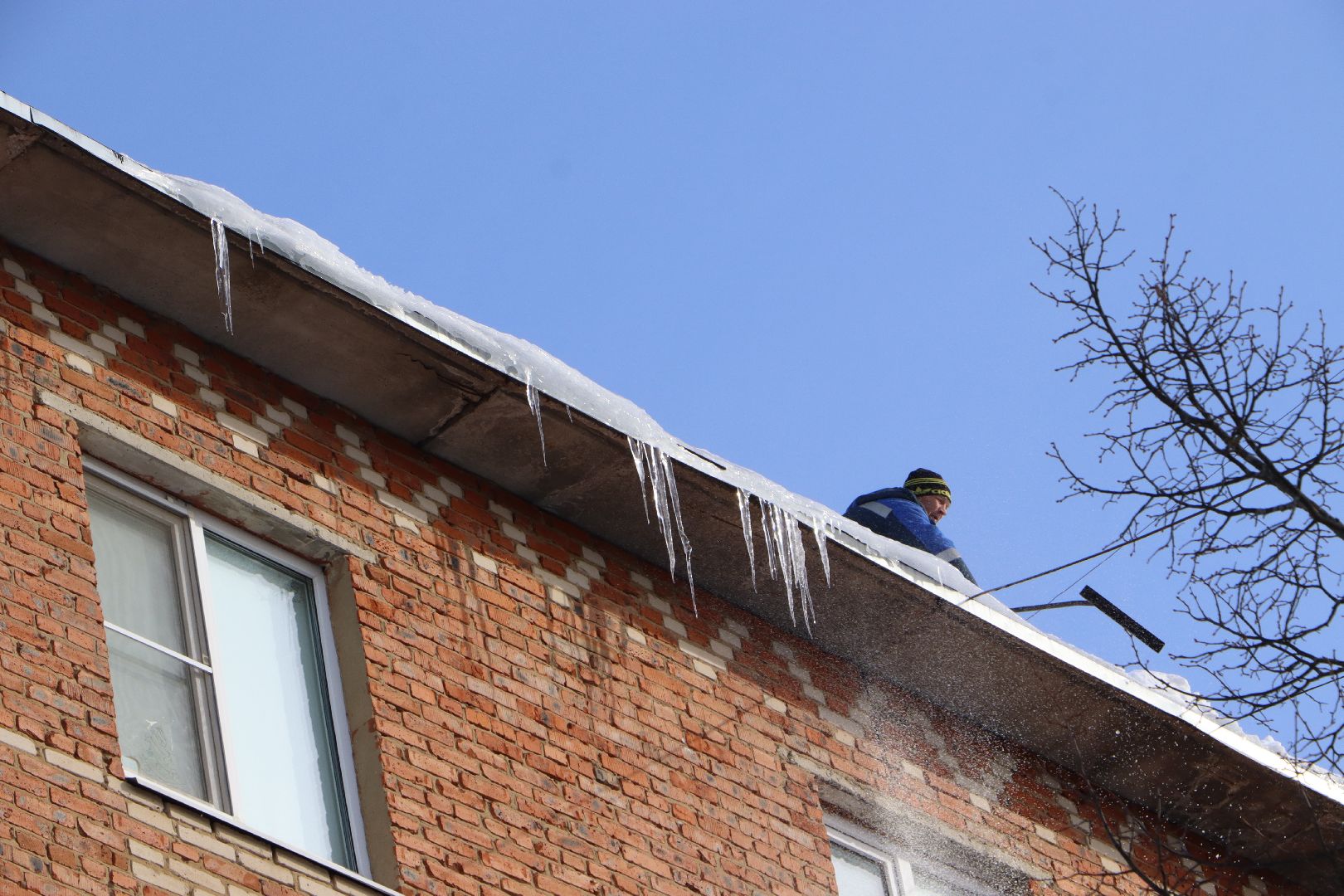 Снег и наледь, Серебряные Пруды, ЖКХ,