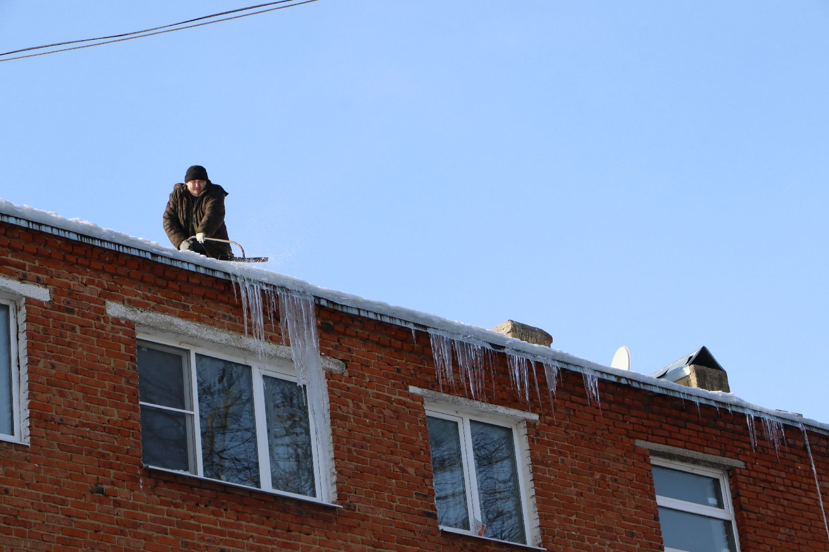 Снег и наледь, Серебряные Пруды, ЖКХ,