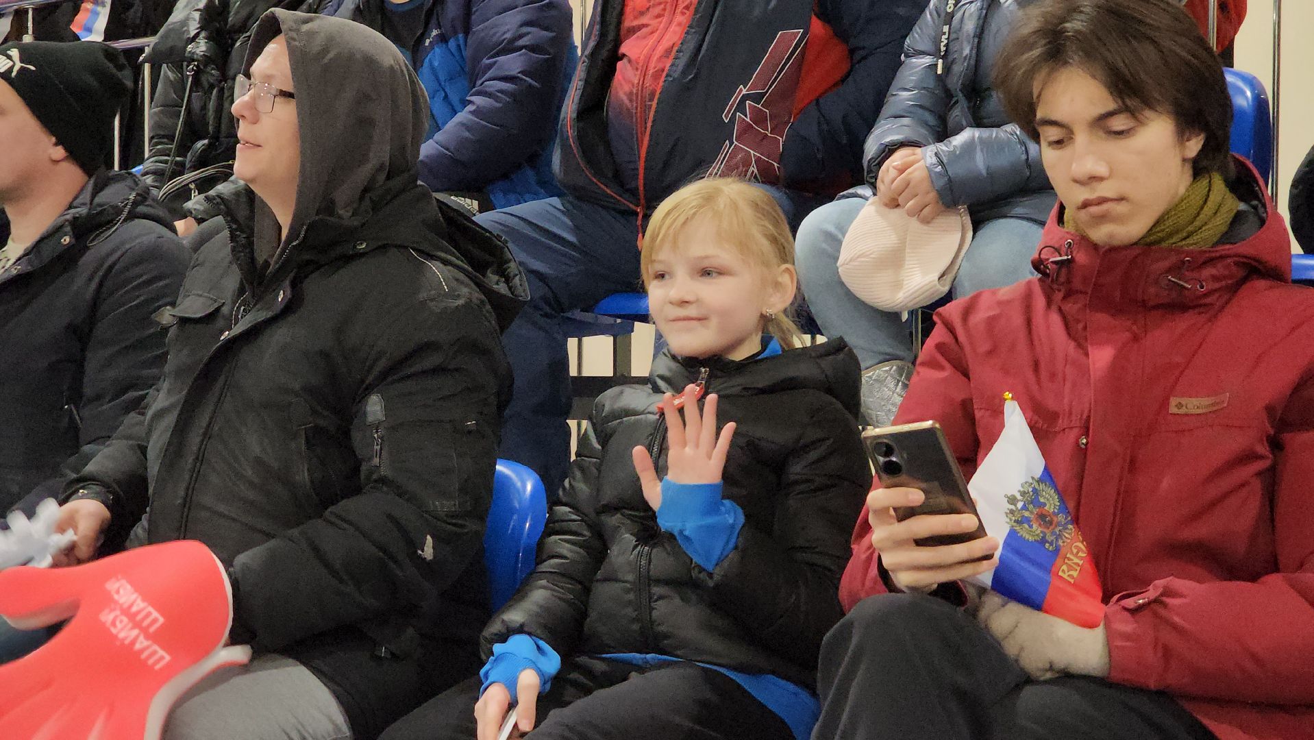 волоколамск, спорт, спорт в подмосковье, спорт подмосковья, хоккей, хоккеисты, программа губернатора, матч легенд, выходи во двор,