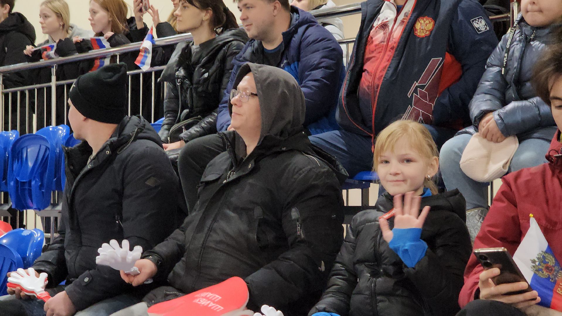 волоколамск, спорт, спорт в подмосковье, спорт подмосковья, хоккей, хоккеисты, программа губернатора, матч легенд, выходи во двор,