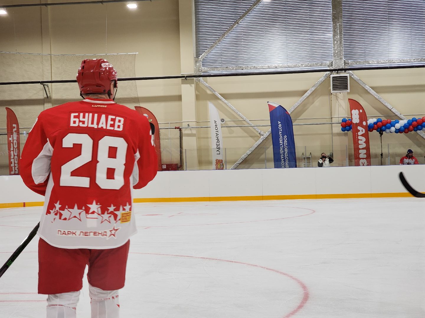 волоколамск, спорт, спорт в подмосковье, спорт подмосковья, хоккей, хоккеисты, программа губернатора, матч легенд, выходи во двор,