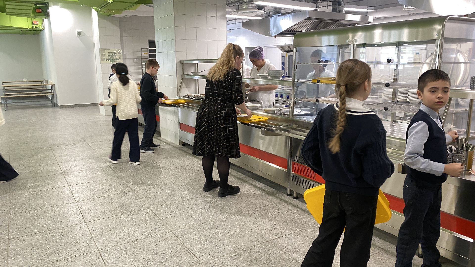 школьная жизнь, питание в школе, школьные столовые, маоу успех, еда,