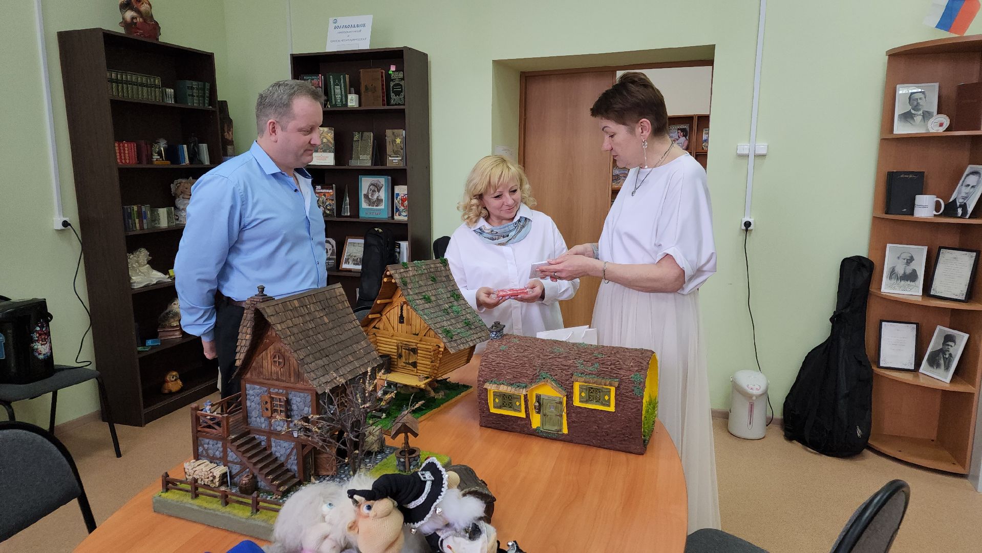 волоколамск, библиотека, подарок, ручная работа, мастер, мастерица, волоколамский кремль,