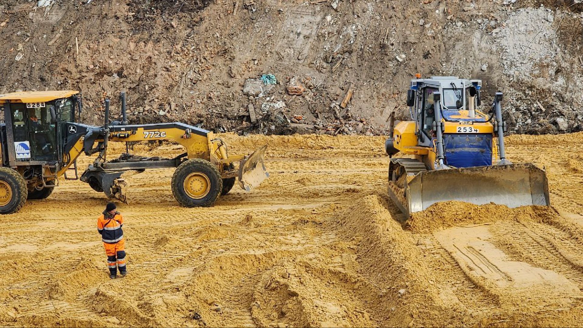 поселок Октябрьский, строители, Безопасные качественные дороги,