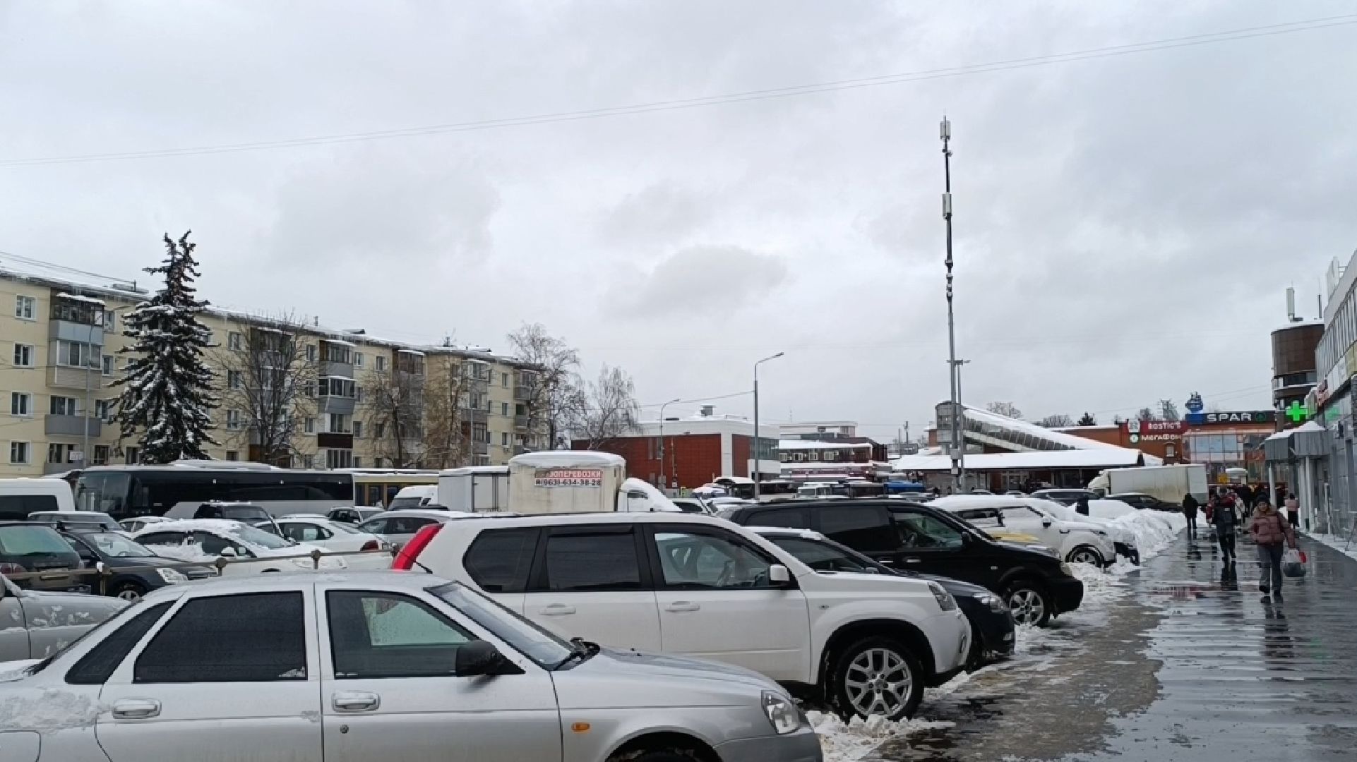 Лобня, дороги, дворы, автомобили,