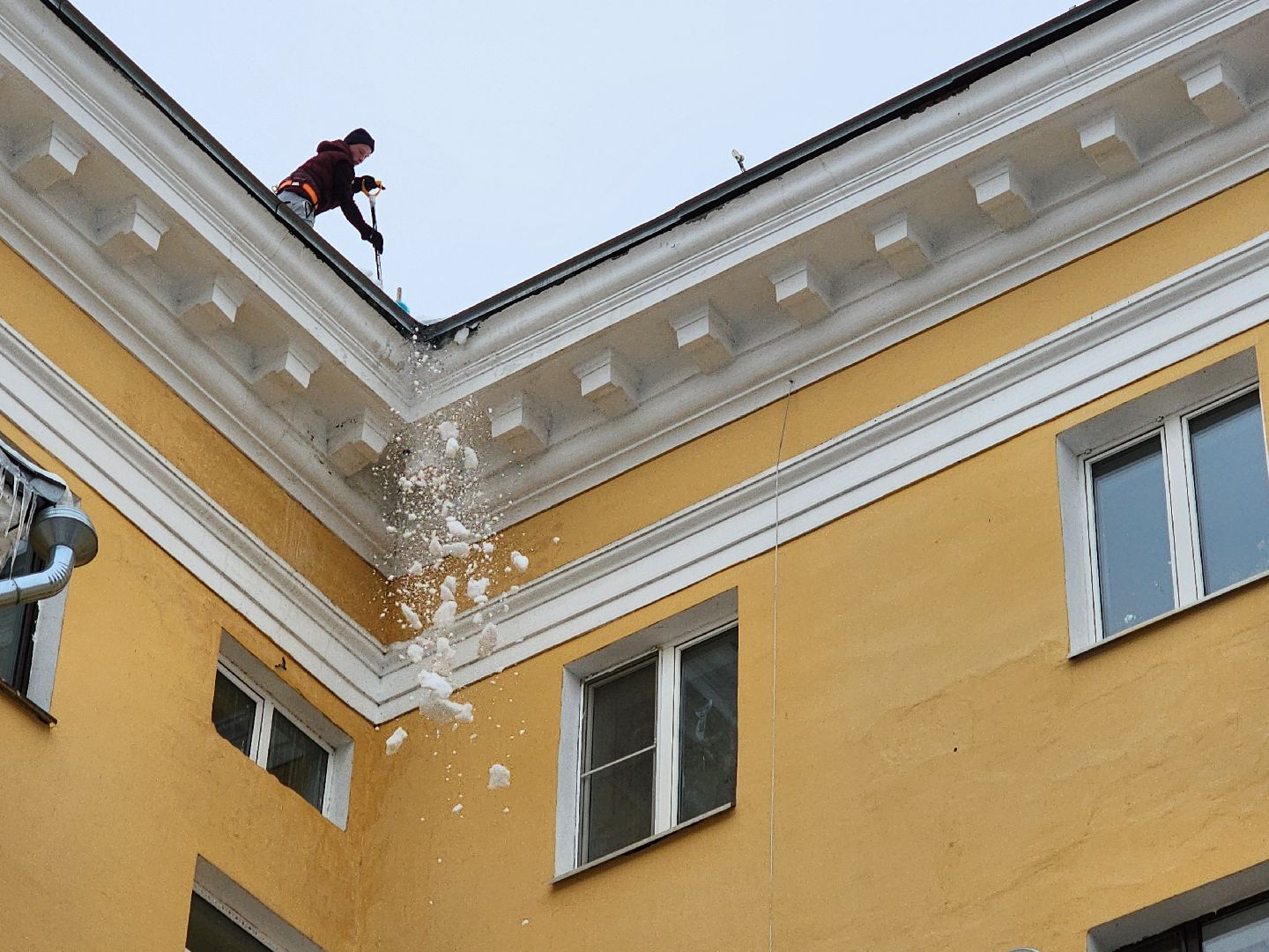 воскресенск, жкх, наледь на крыше, сосульки, мкд,