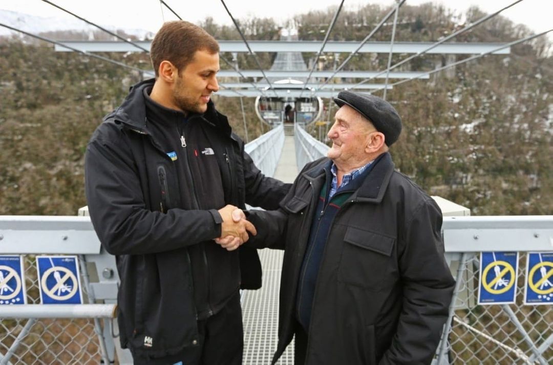 Сочи, банджи-прыжки, пенсионер-экстремал